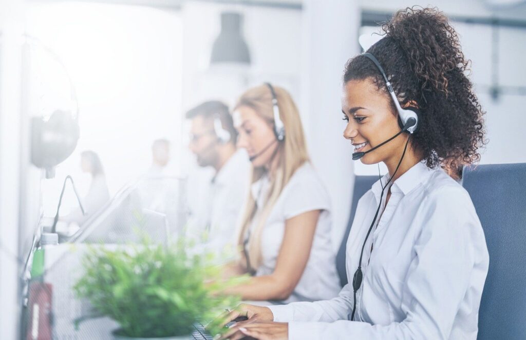 Qué es un call center, cómo funciona y por qué lo necesita tu negocio